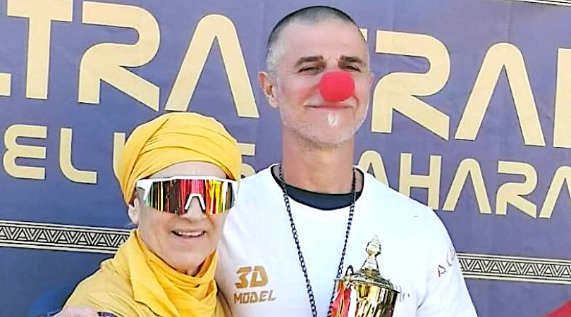 Un podista valenzano porta il “Piccolo Principe” anche nel Sahara